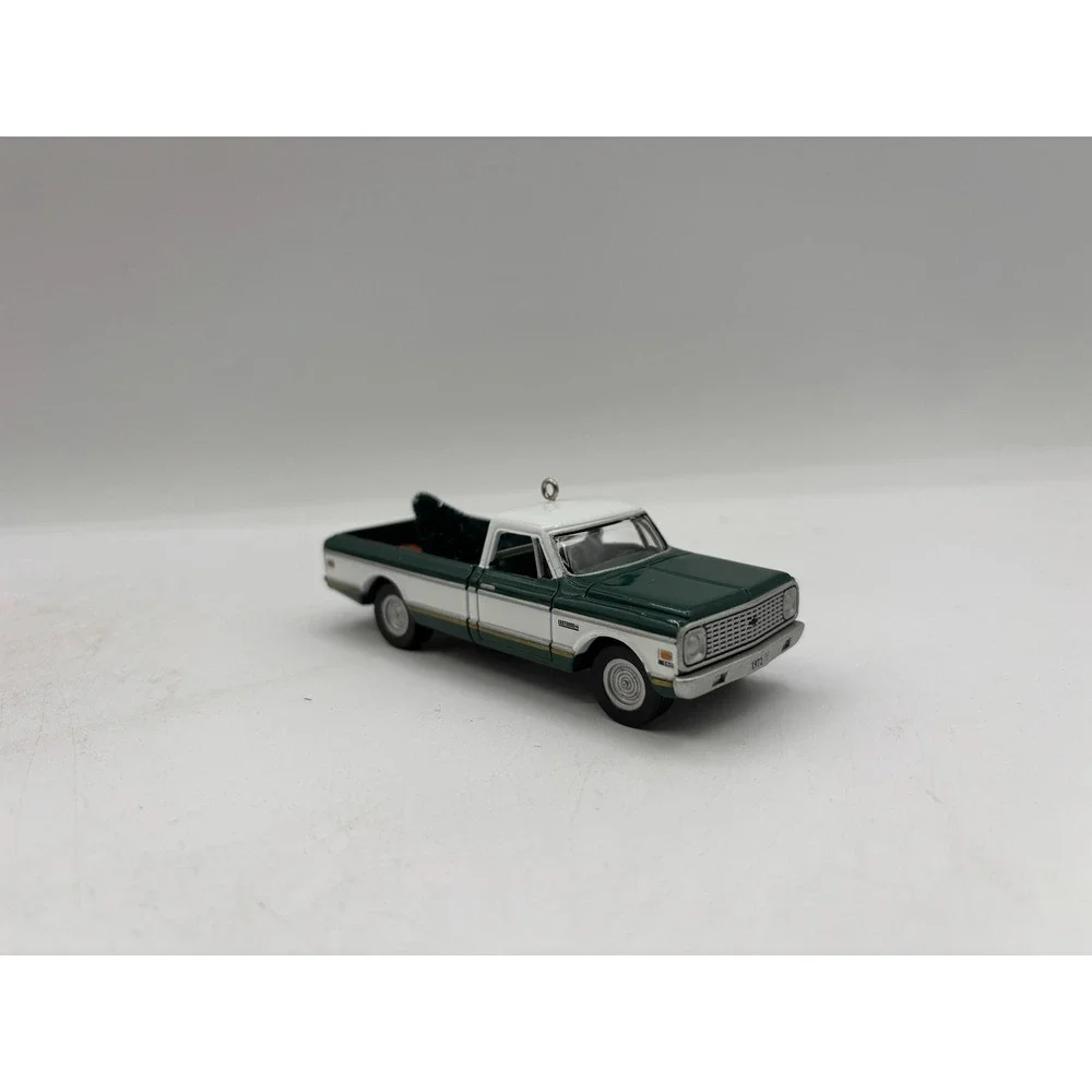 Hallmark Keepsake Ornament 2003 1972 Chevrolet Cheyenne Super 9th in Series